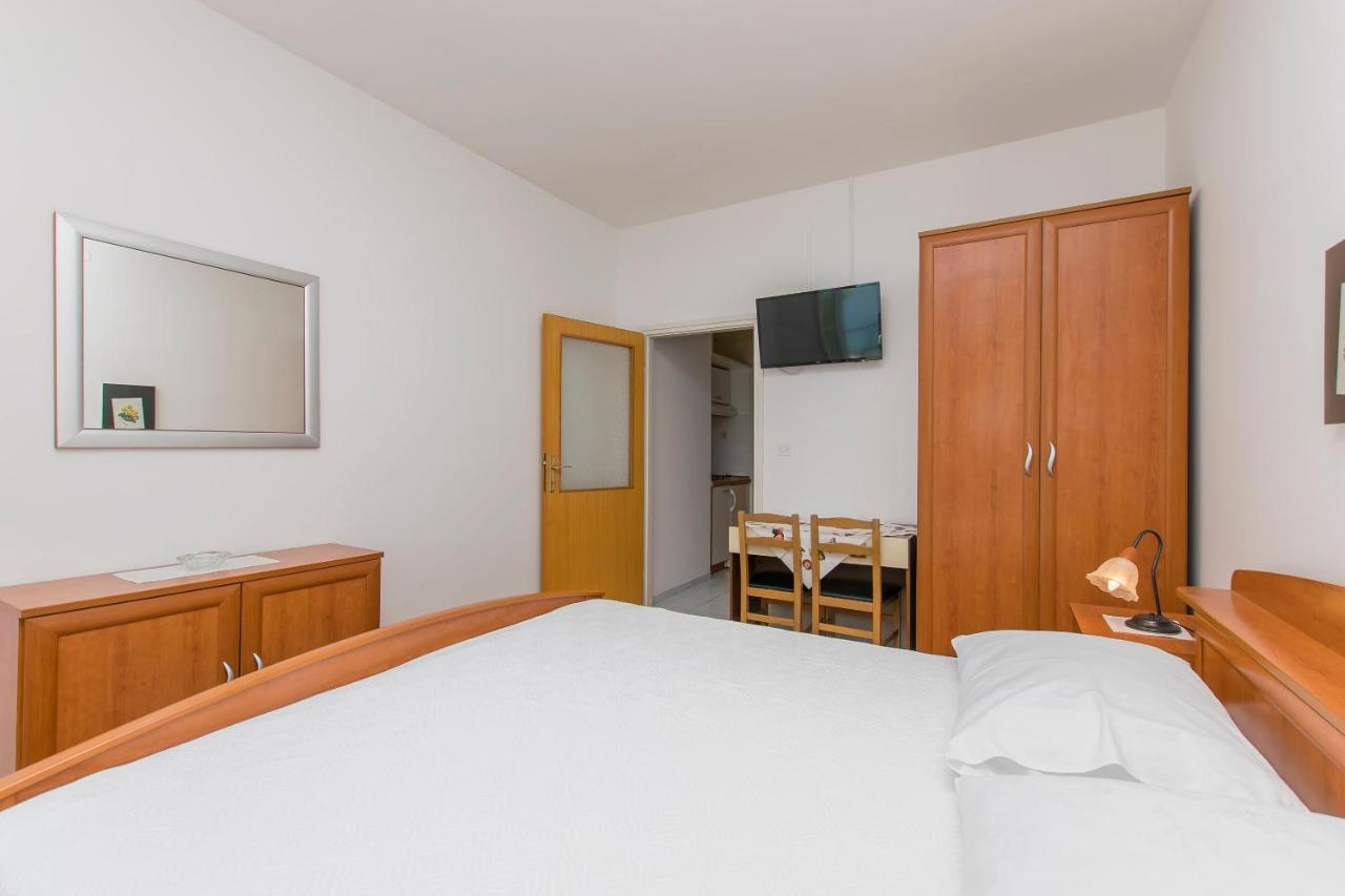Apartment And Rooms Franka Žaborić Extérieur photo