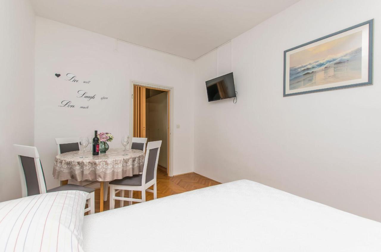 Apartment And Rooms Franka Žaborić Extérieur photo