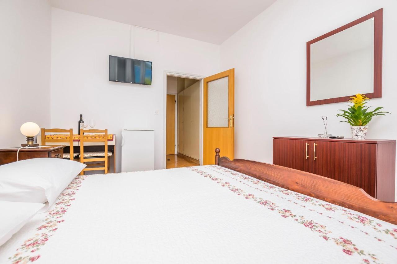 Apartment And Rooms Franka Žaborić Extérieur photo